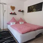 Appartement Black Forest Kuckucksnest Mit Pool, Wifi, Seeblick In *